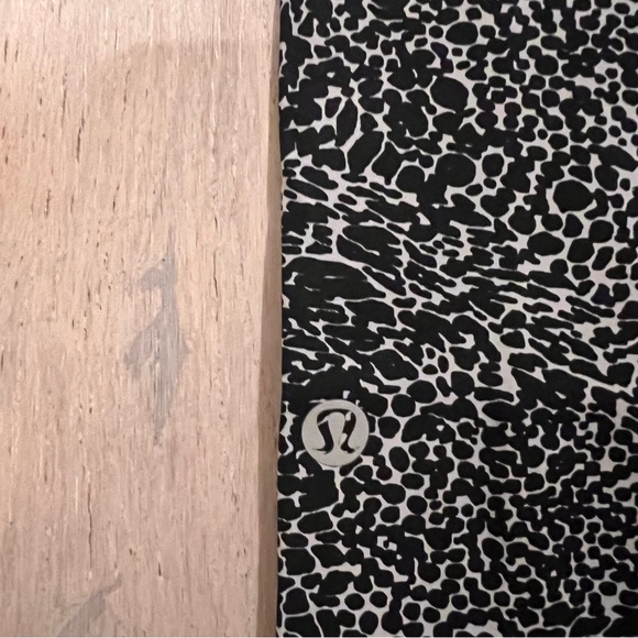 Lululemon Fast and Free Black and White Legging | Women Size 10 - Picture 4 of 4